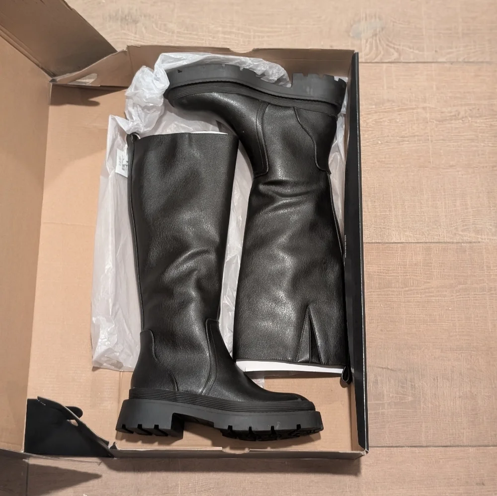 American Eagle Black Knee-High Women's Boots Size 7